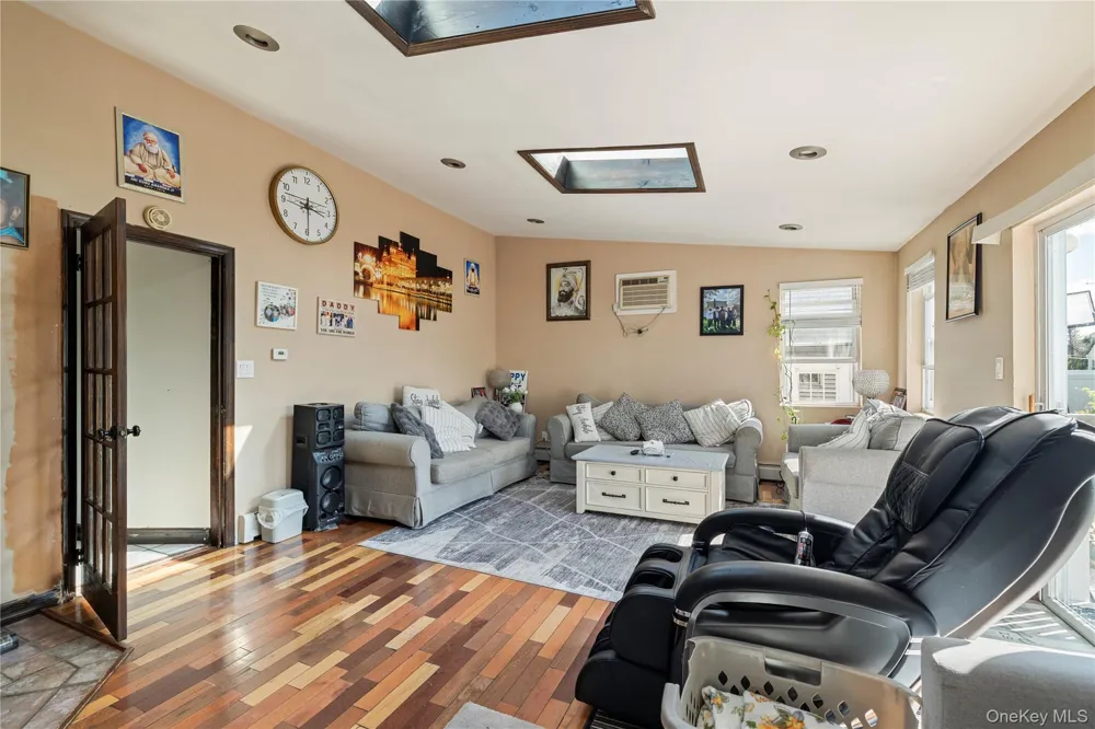 236 Dogwood Avenue Franklin Square, NY 11010