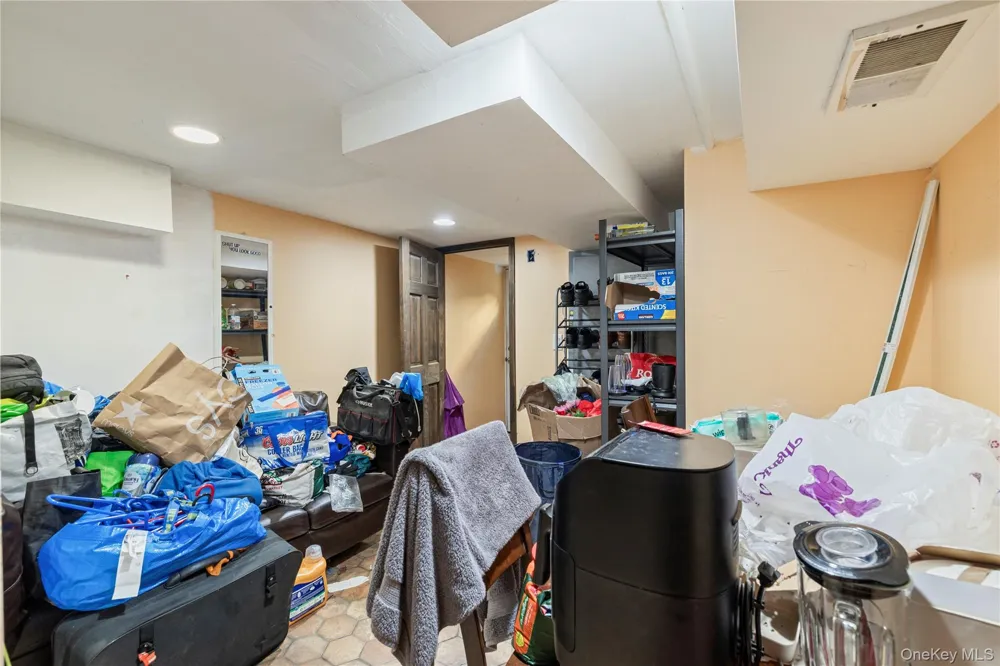 236 Dogwood Avenue Franklin Square, NY 11010