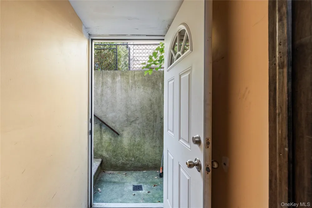 236 Dogwood Avenue Franklin Square, NY 11010