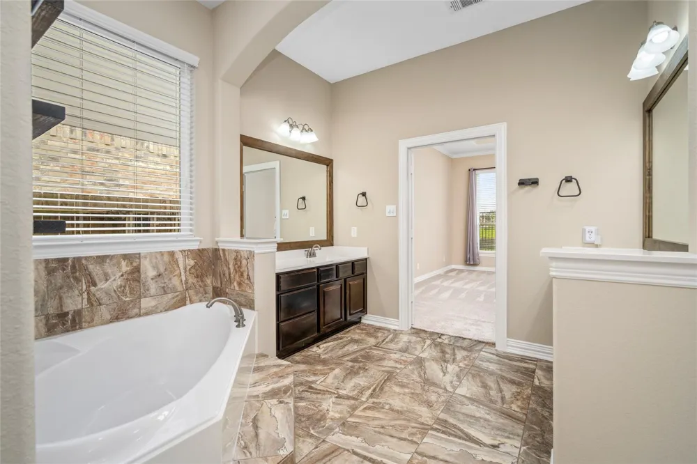 414 W Bend Drive League City, TX 77573