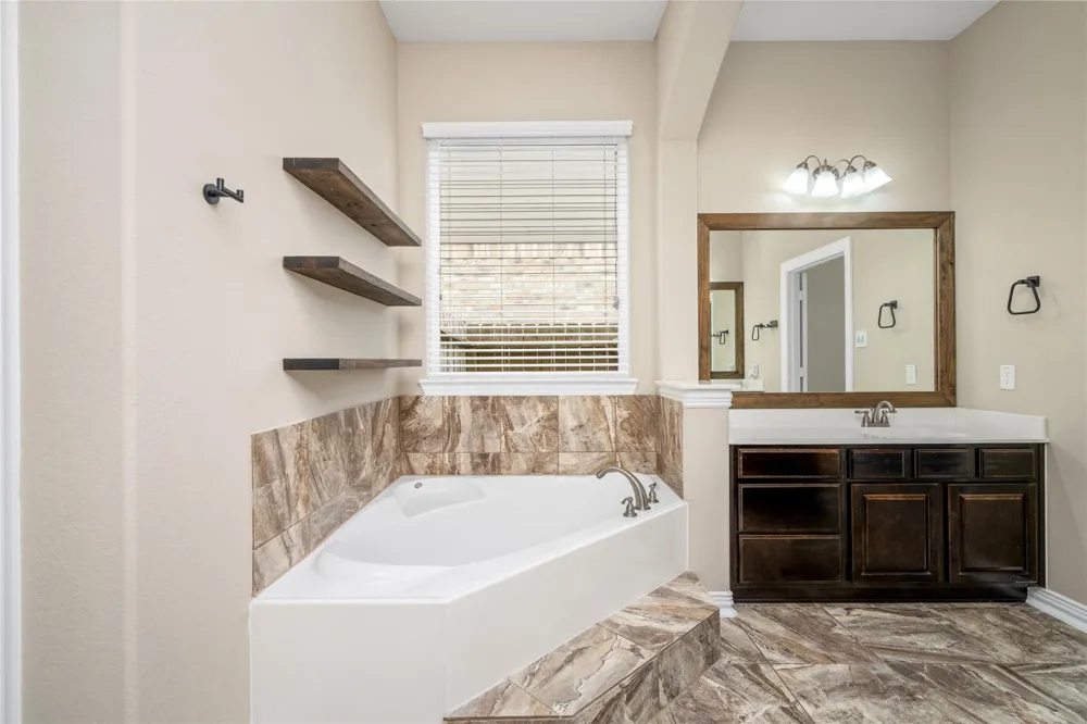414 W Bend Drive League City, TX 77573