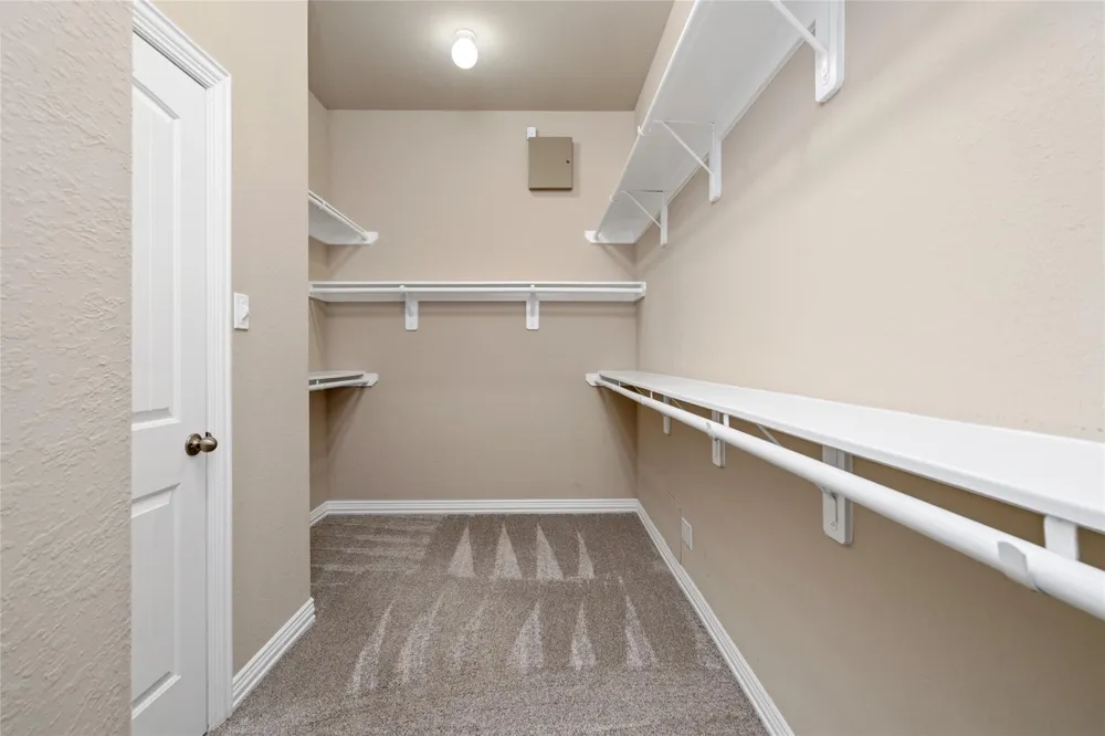 414 W Bend Drive League City, TX 77573