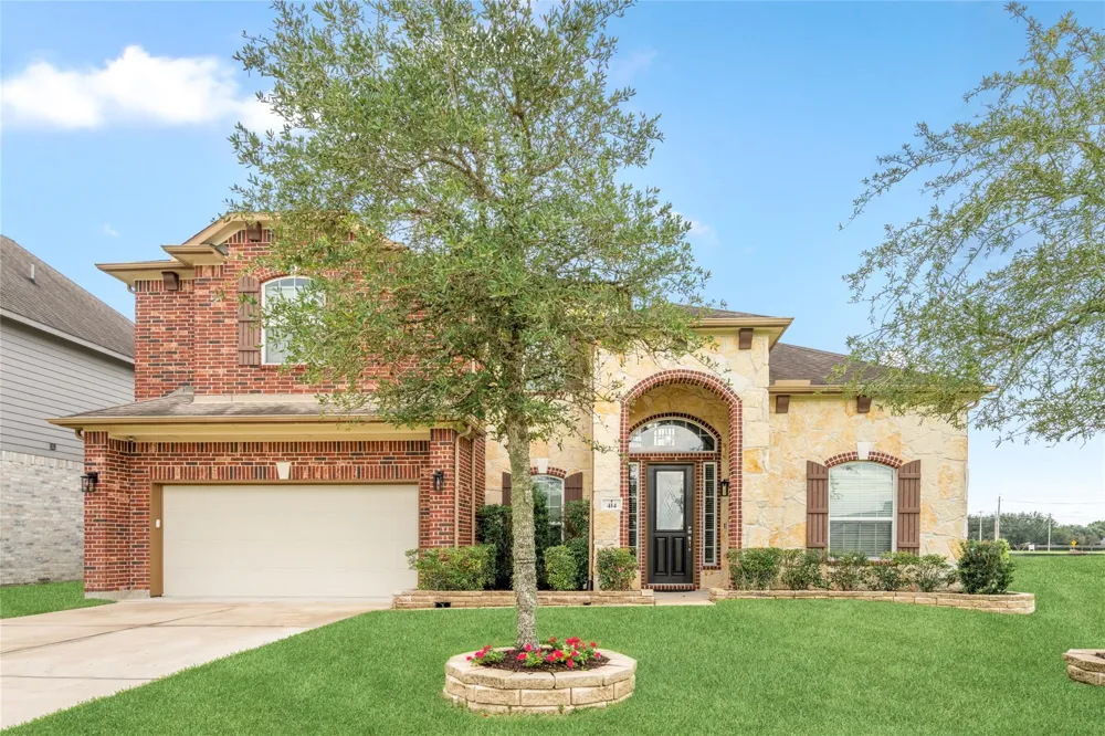 414 W Bend Drive League City, TX 77573