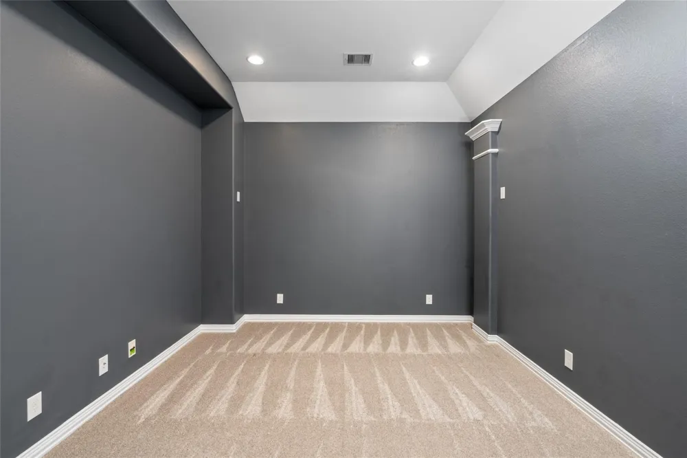 414 W Bend Drive League City, TX 77573