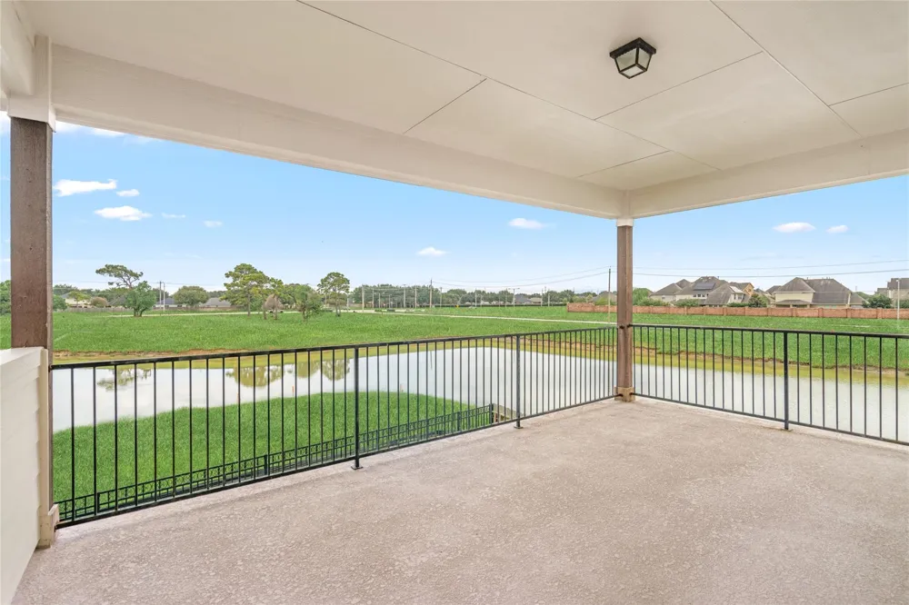 414 W Bend Drive League City, TX 77573