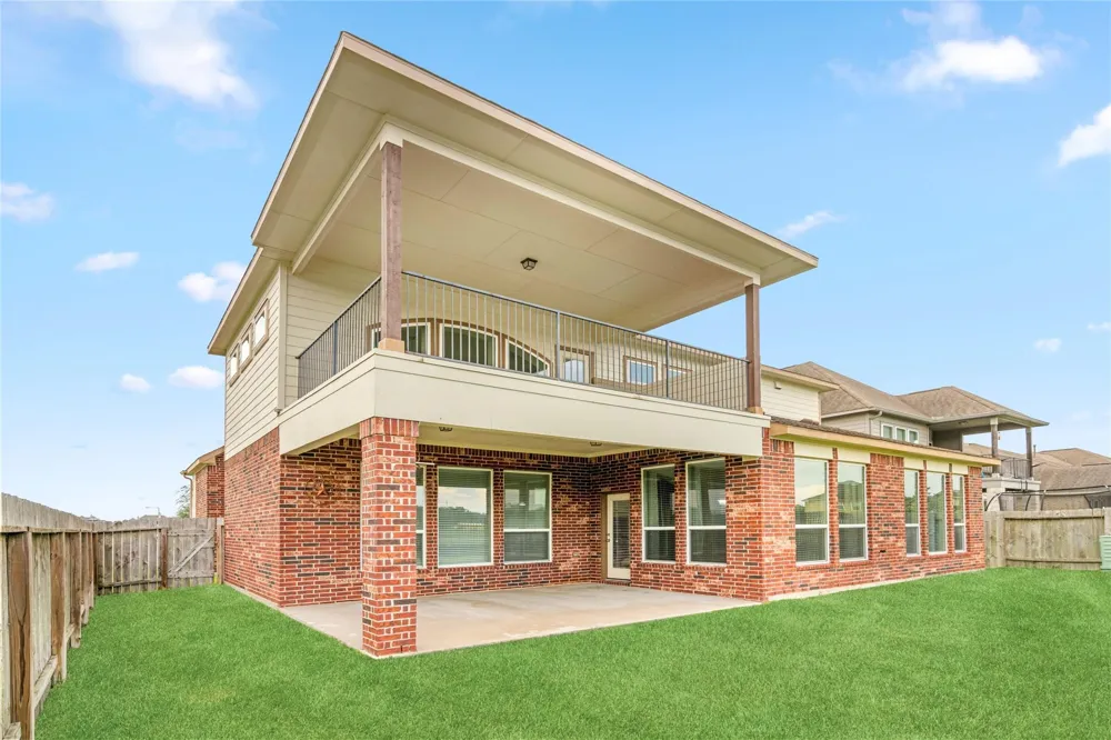 414 W Bend Drive League City, TX 77573