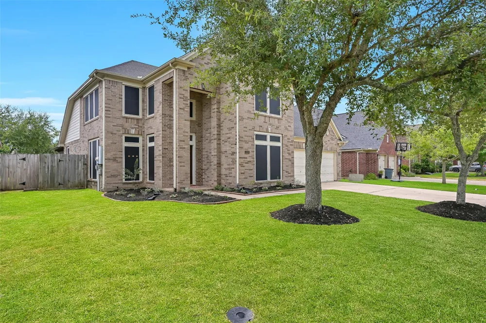 418 Gastonbury Court League City, TX 77573