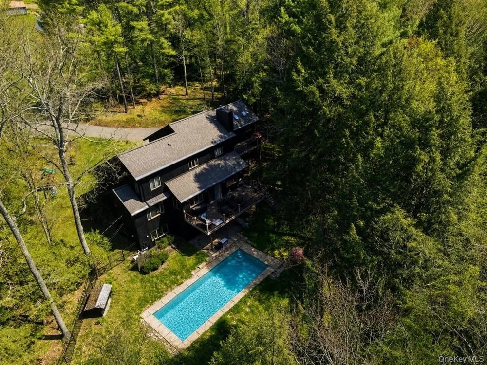 212 Meeker Road Vestal, NY 13850