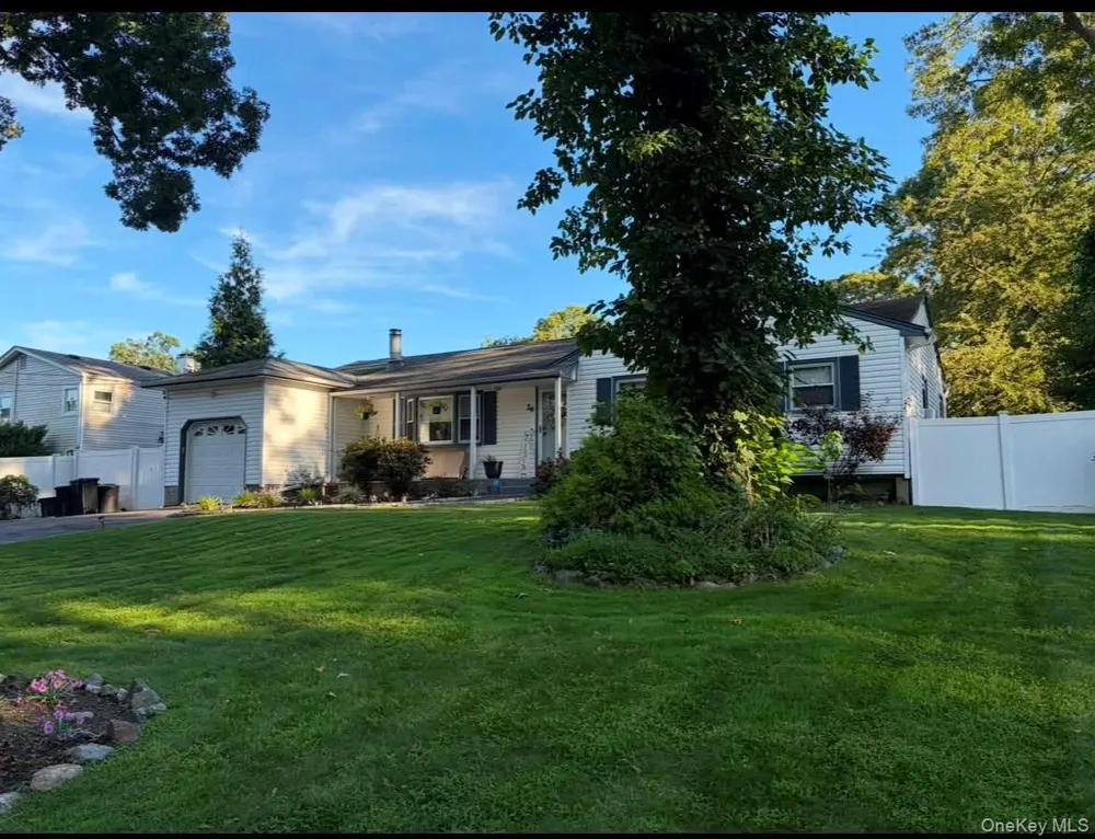 26 Nelson Road Selden, NY 11784