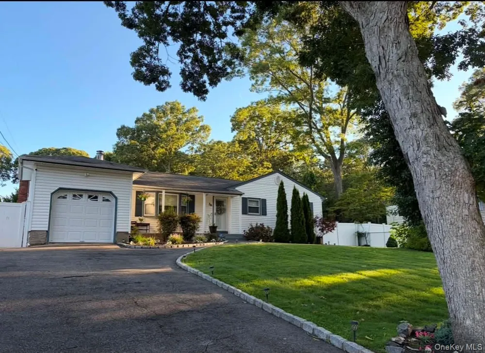 26 Nelson Road Selden, NY 11784