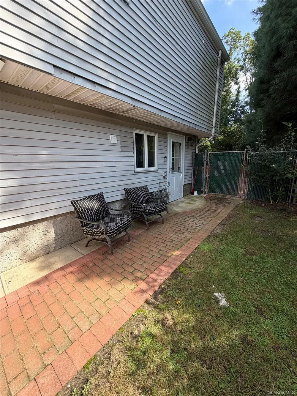 22 Sunburst Drive Deer Park, NY 11729