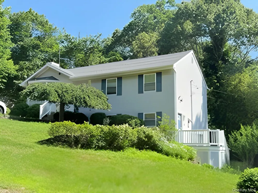 60 Aloma Road Rocky Point, NY 11778