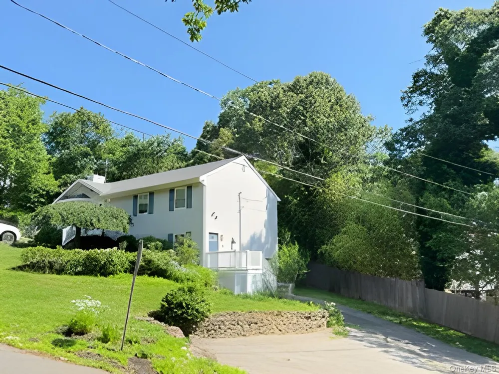 60 Aloma Road Rocky Point, NY 11778