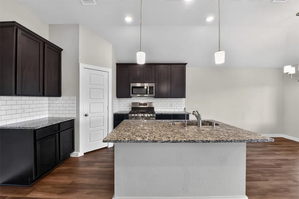 26563 Eternal Drive La Marque, TX 77568