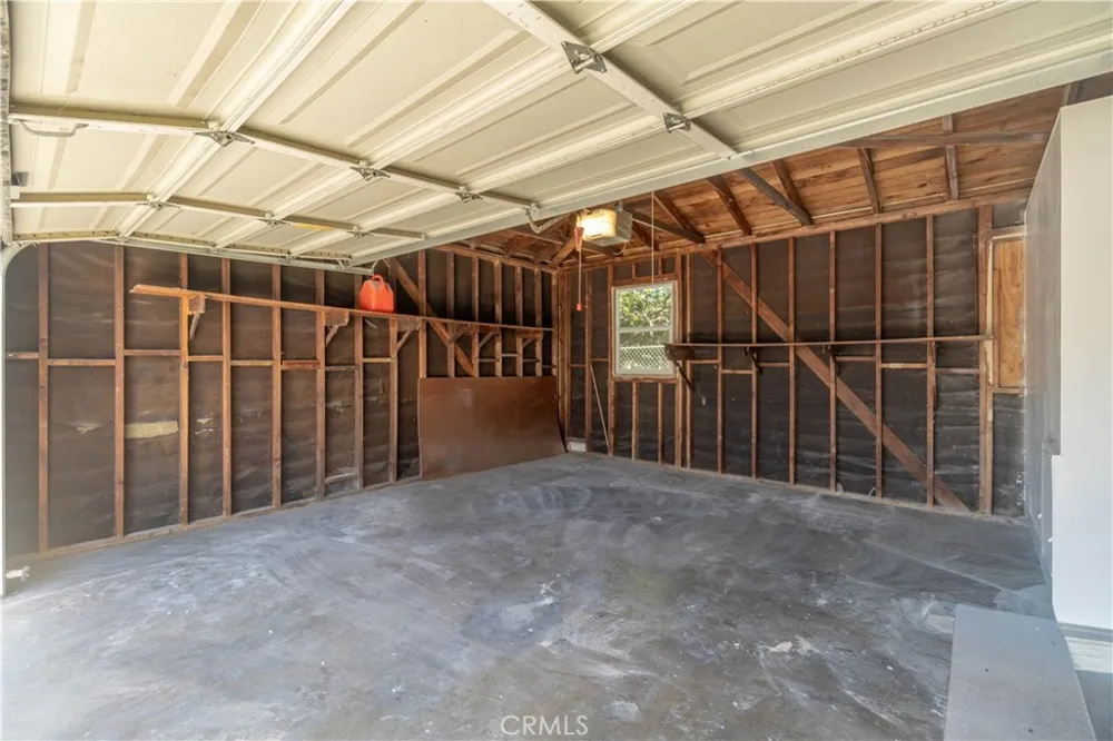 765 Currier Pomona, CA 91768