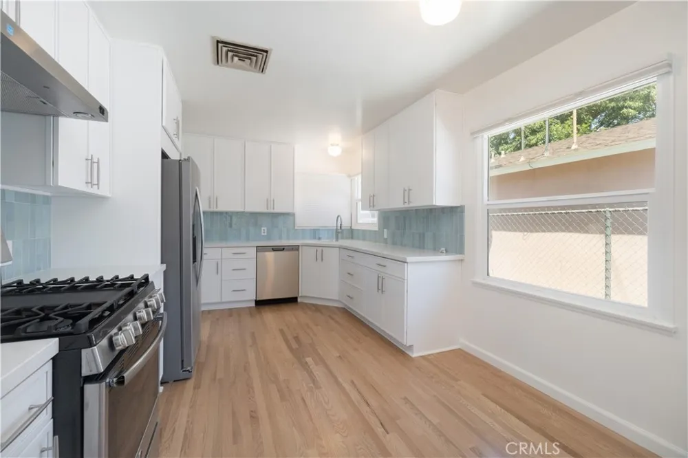 765 Currier Pomona, CA 91768