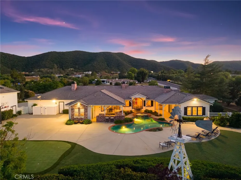 25016 Trilogy Trail Murrieta, CA 92562