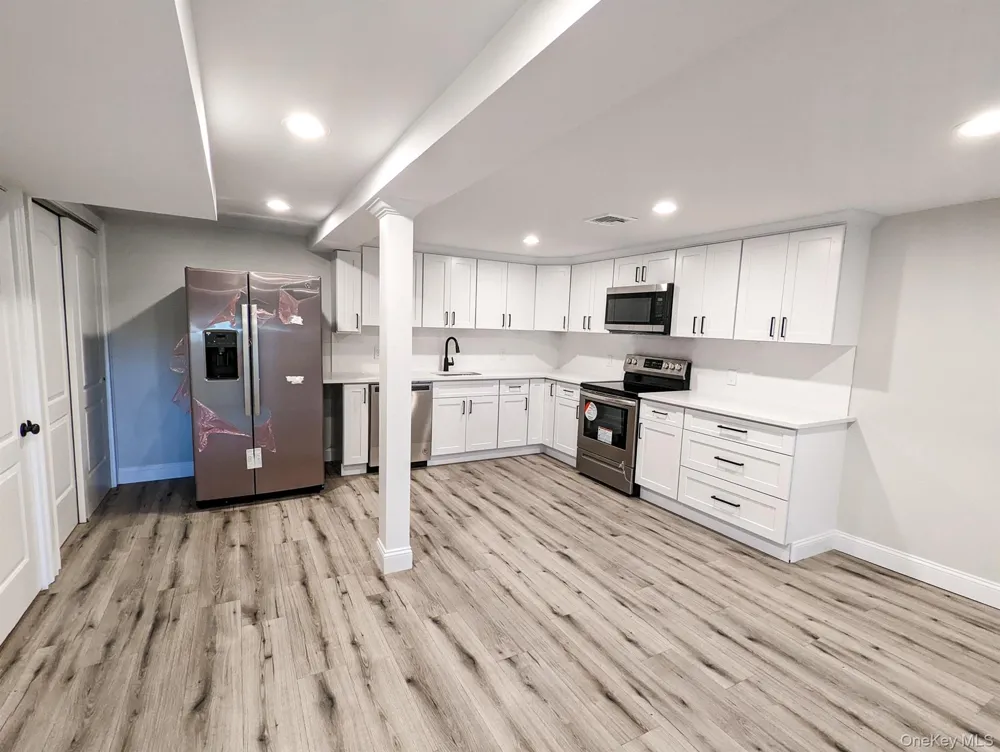 13 Woodland Lane Huntington, NY 11743