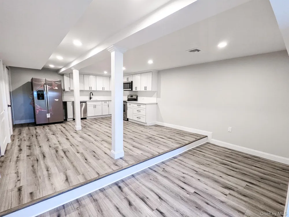 13 Woodland Lane Huntington, NY 11743