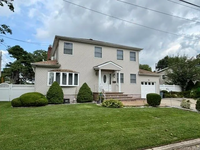 9 Jersey Street Deer Park, NY 11729