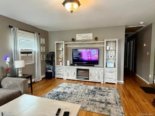 9 Jersey Street Deer Park, NY 11729