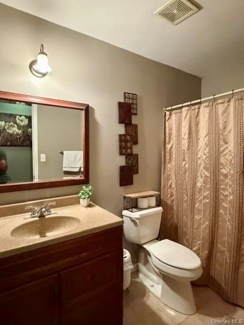 9 Jersey Street Deer Park, NY 11729