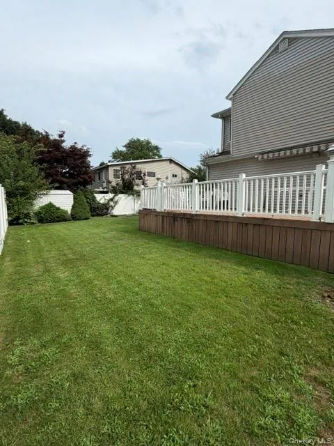 9 Jersey Street Deer Park, NY 11729