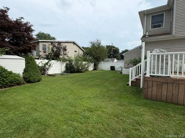 9 Jersey Street Deer Park, NY 11729