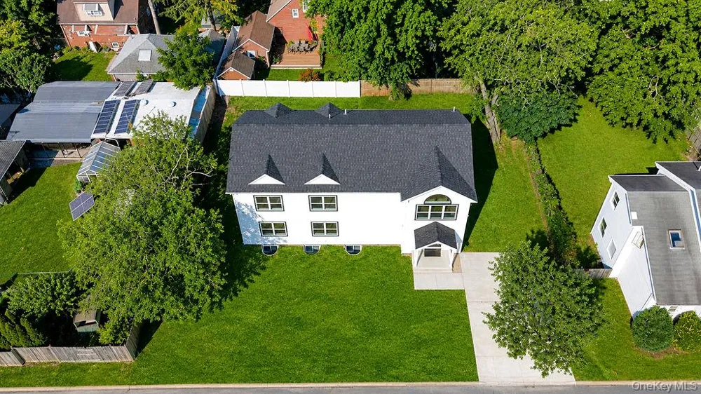 171 FERRARIS Copiague, NY 11726