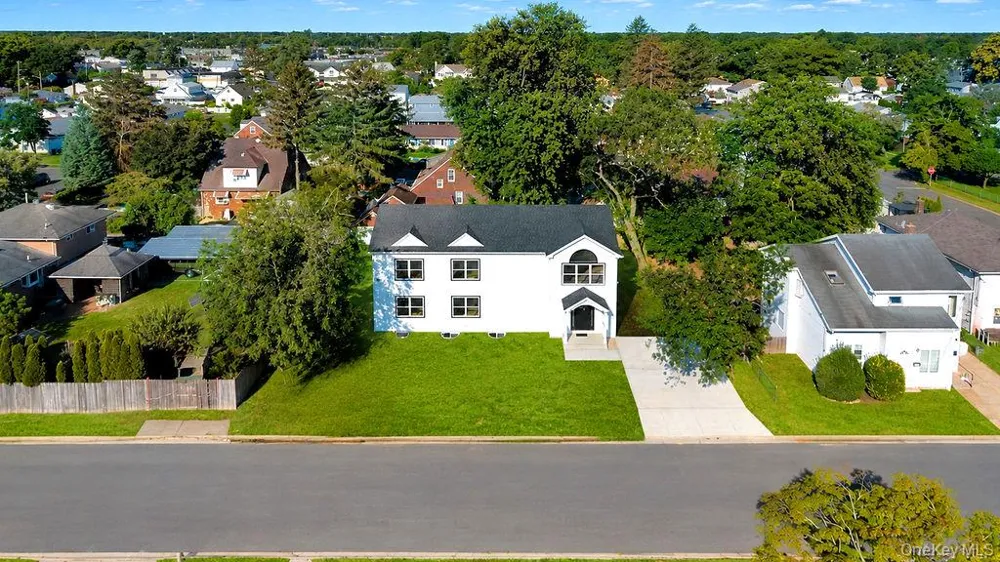 171 FERRARIS Copiague, NY 11726
