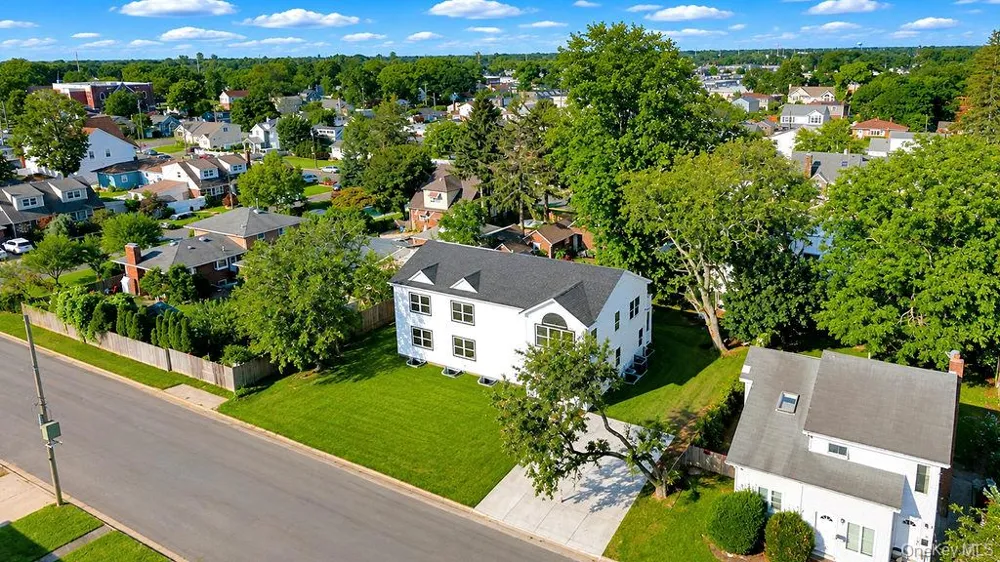 171 FERRARIS Copiague, NY 11726
