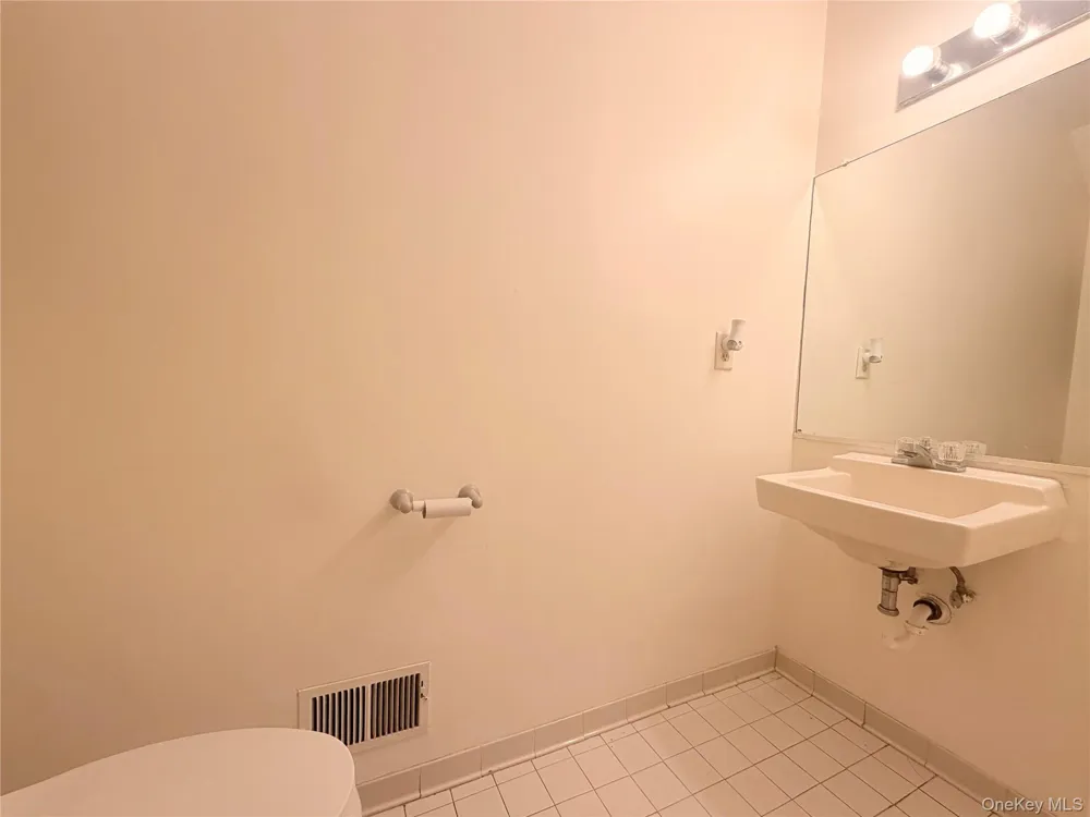5 Kendal Lane Middletown, NY 10940