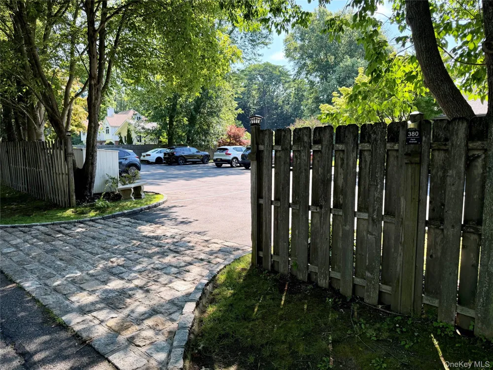 380 Park Avenue #$1,000 unit- 1 room Huntington, NY 11743