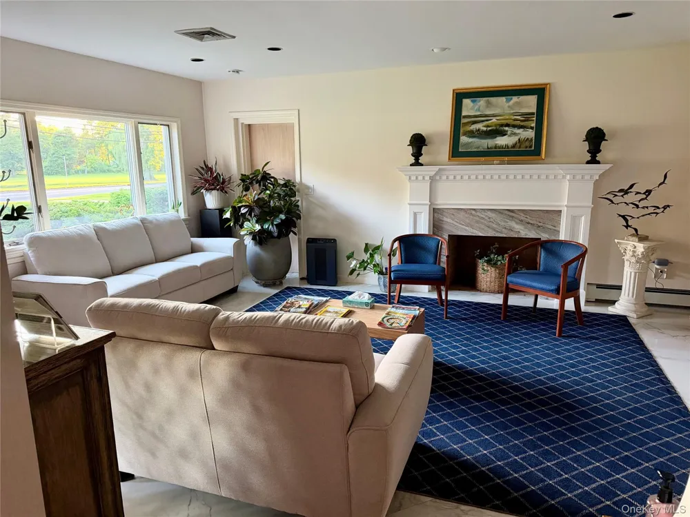 380 Park Avenue #$1,000 unit- 1 room Huntington, NY 11743