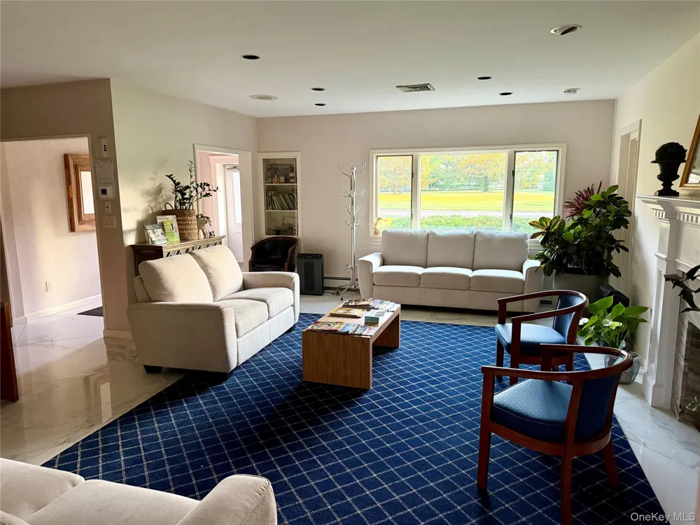 380 Park Avenue #$1,000 unit- 1 room Huntington, NY 11743