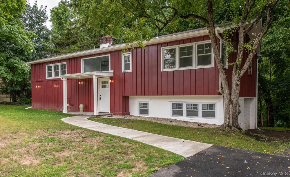 33 Horizon Hill Drive Poughkeepsie, NY 12603