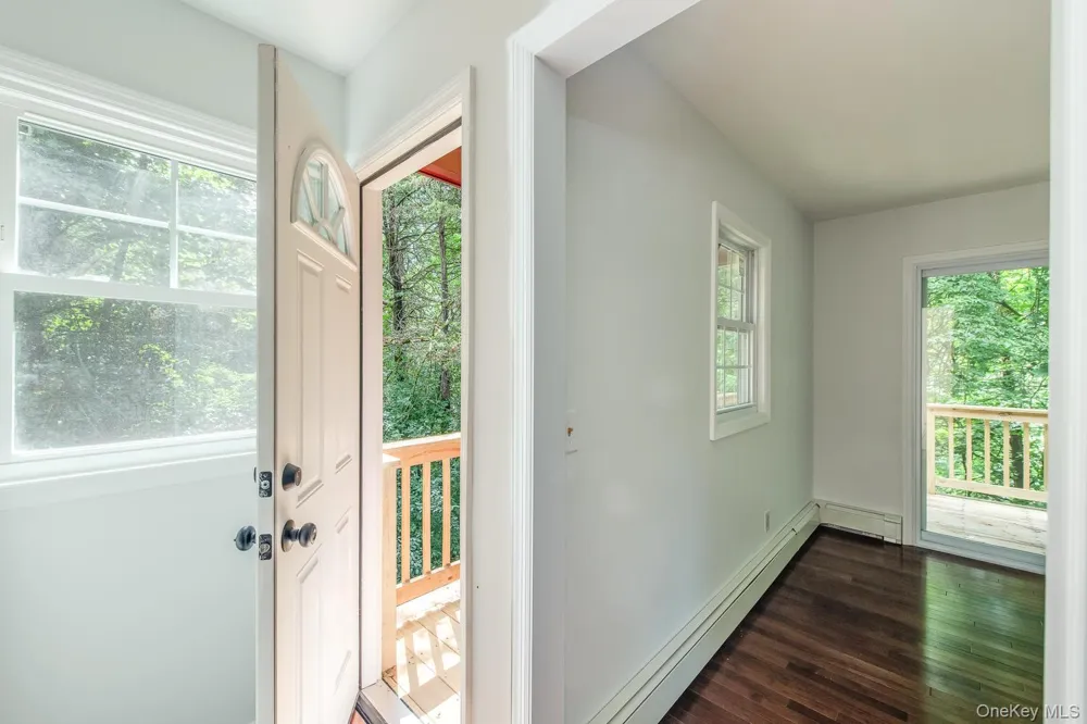 33 Horizon Hill Drive Poughkeepsie, NY 12603