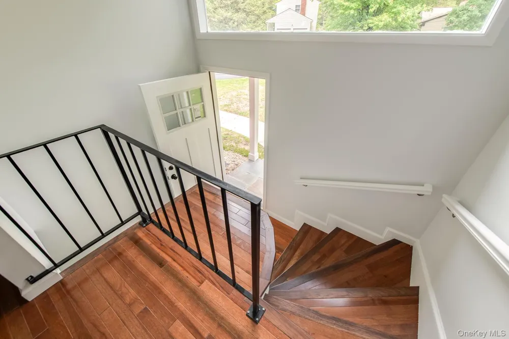 33 Horizon Hill Drive Poughkeepsie, NY 12603
