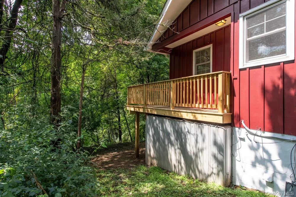 33 Horizon Hill Drive Poughkeepsie, NY 12603