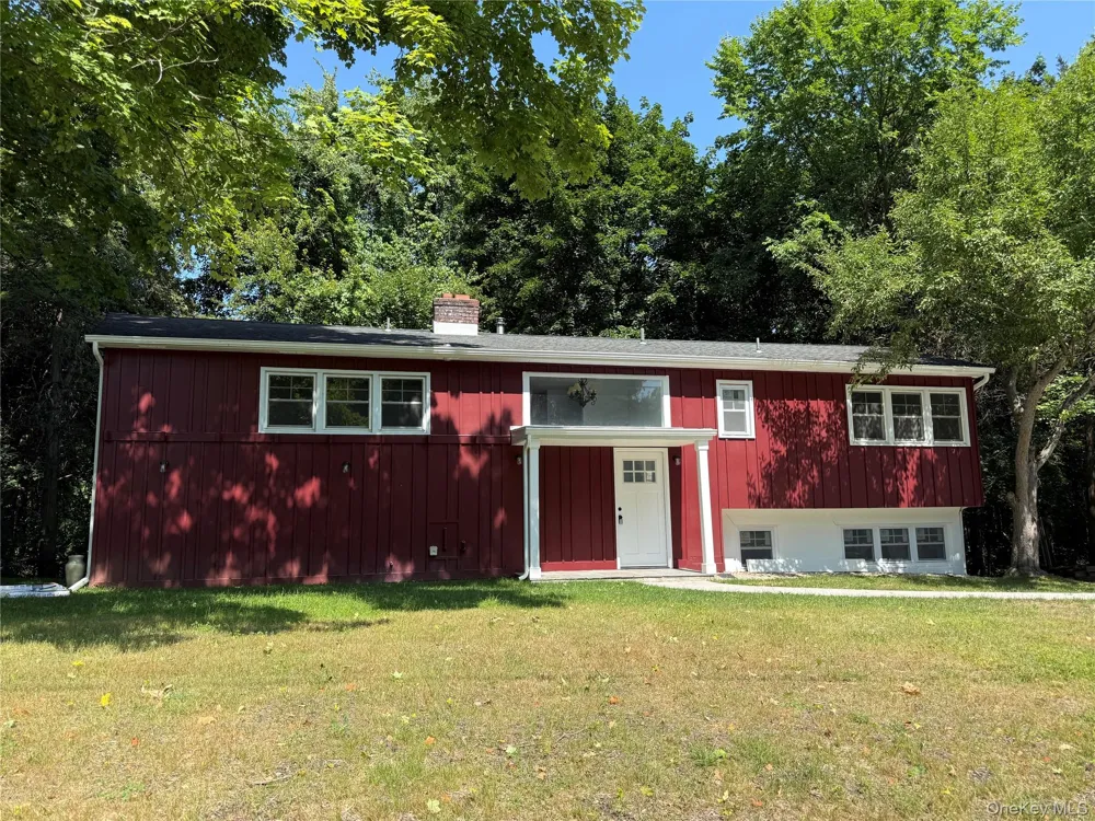 33 Horizon Hill Drive Poughkeepsie, NY 12603