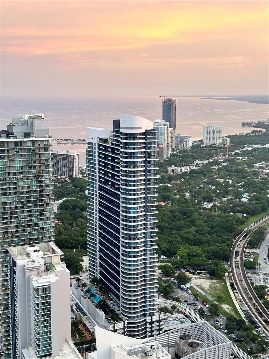 60 SW 13th St #3222 Miami, FL 33130