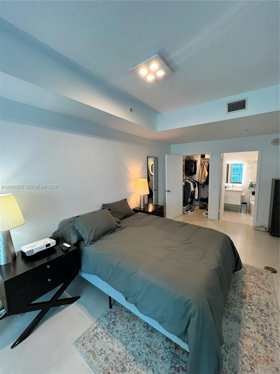 60 SW 13th St #3222 Miami, FL 33130