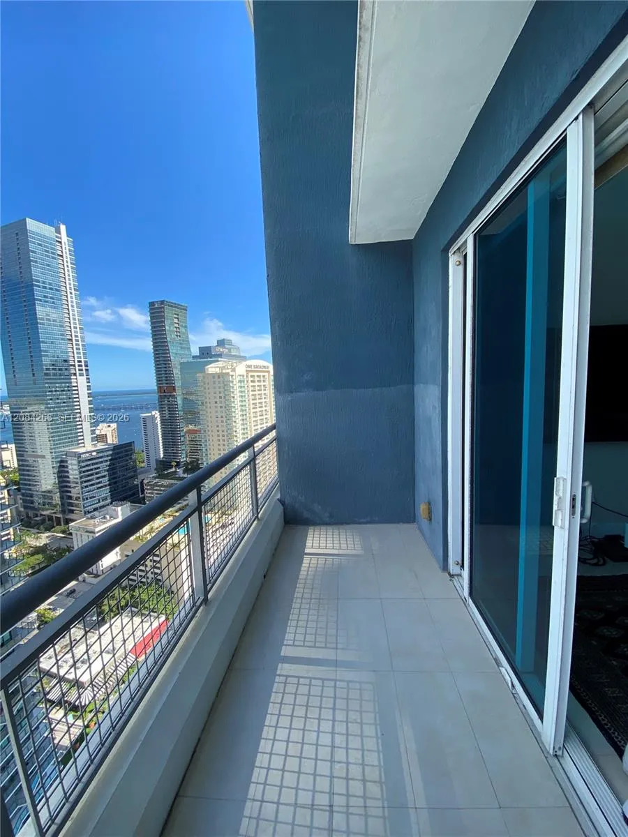 60 SW 13th St #3222 Miami, FL 33130