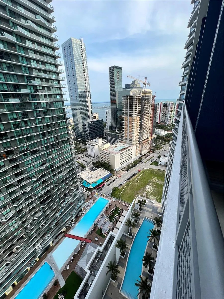 60 SW 13th St #3222 Miami, FL 33130