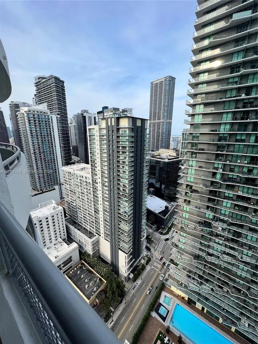 60 SW 13th St #3222 Miami, FL 33130