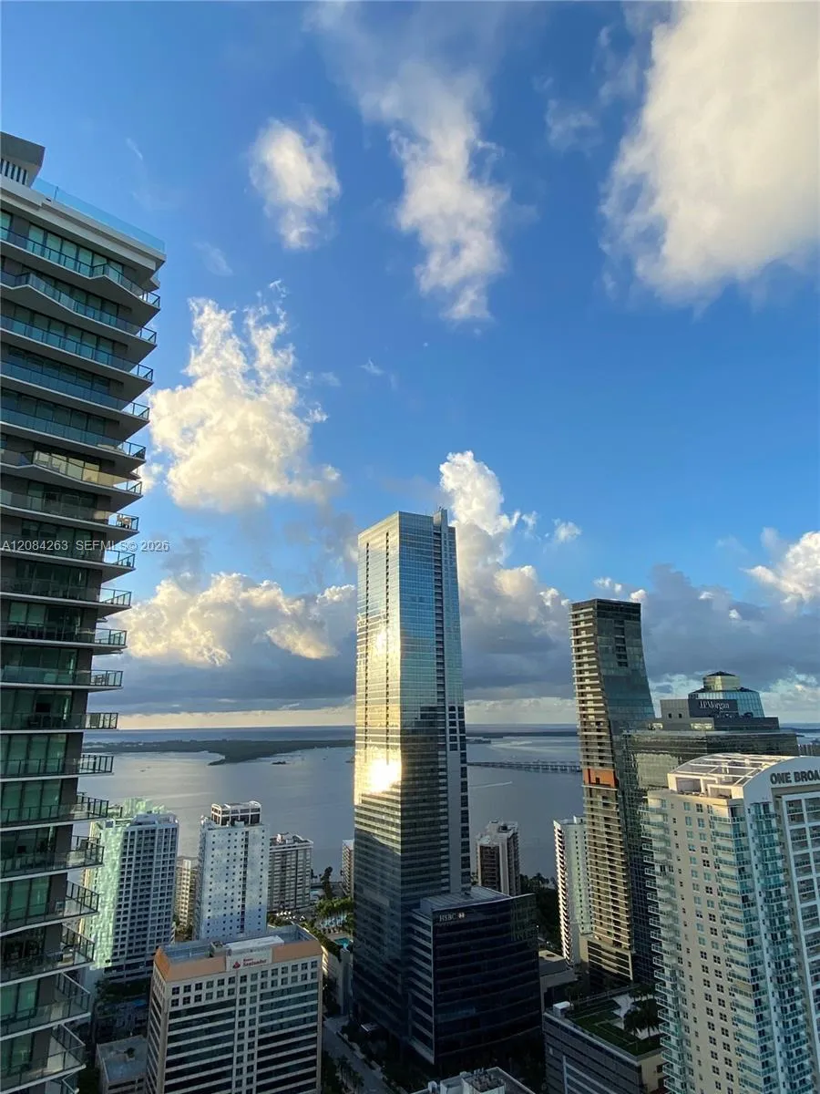 60 SW 13th St #3222 Miami, FL 33130