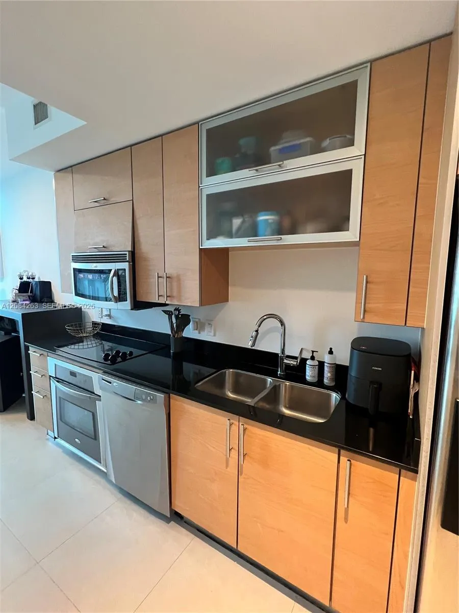 60 SW 13th St #3222 Miami, FL 33130