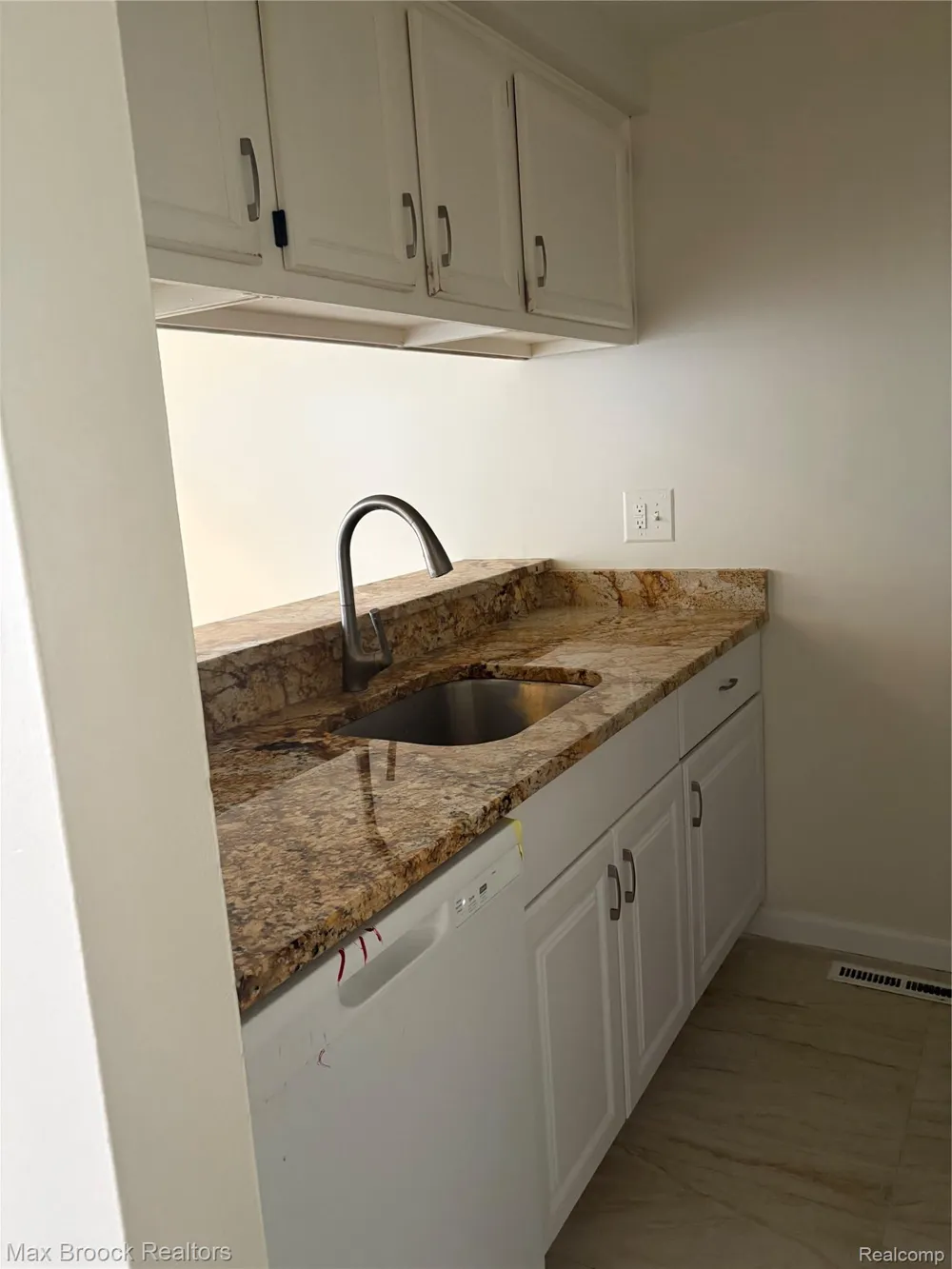 35129 TERRYBROOK DRIVE #27 Sterling Heights City, MI 48312