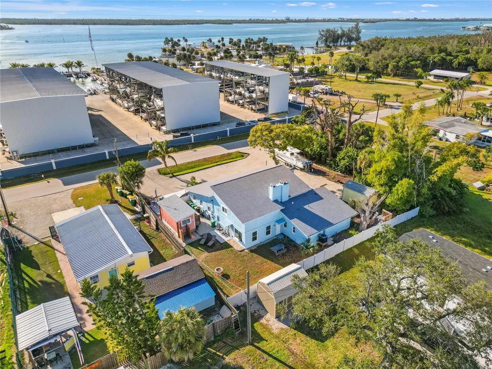 3155 WATERSIDE DRIVE Englewood, FL 34224