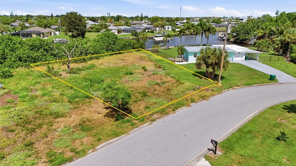 213 WATERWAY CIRCLE NE Port Charlotte, FL 33952